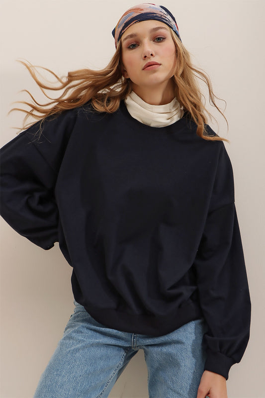 Trend Alaçatı Stili Women's Navy Blue Crew Neck Oversize Basic Sweatshirt Women