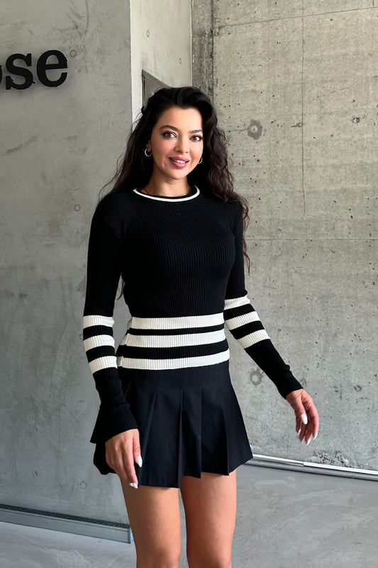 MODAGEN Black Thick Striped Knitwear Sweater - Crew Neck Women