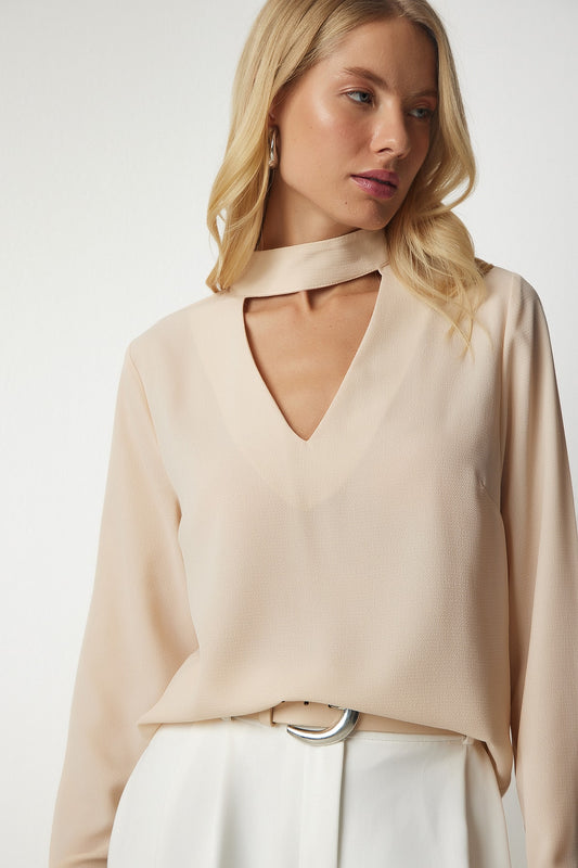 Happiness İstanbul Women's Beige Window Detailed Low-cut Crepe Blouse Women