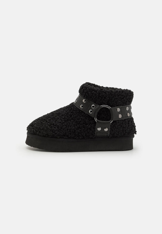 Bianco Varm Flatform Ankle Boot #SU Black (BJ011N0EE-Q11) Women